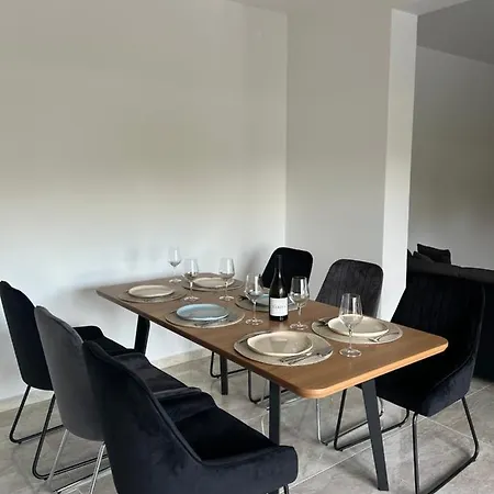 Modern Ula * ברטוניגלה