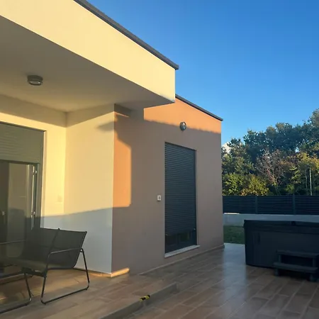 בית נופש Modern Ula *