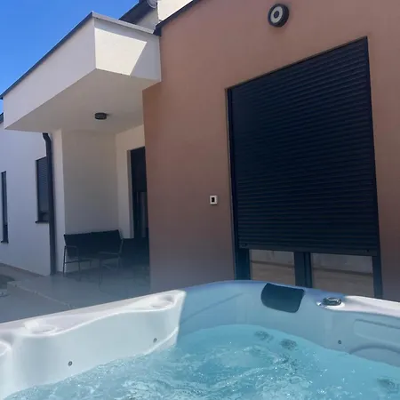 Modern Ula Vakantiehuis