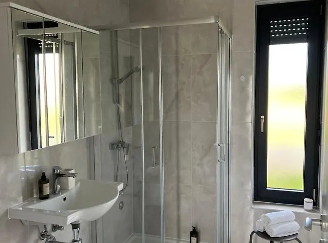 펜션 Modern Ula 브르토니글라